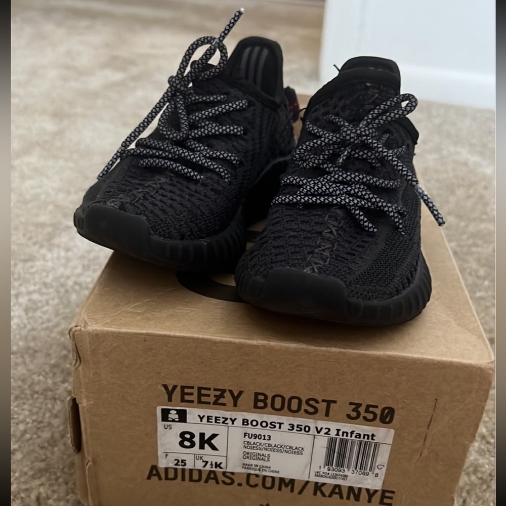 Yeezy Boost 350 V2